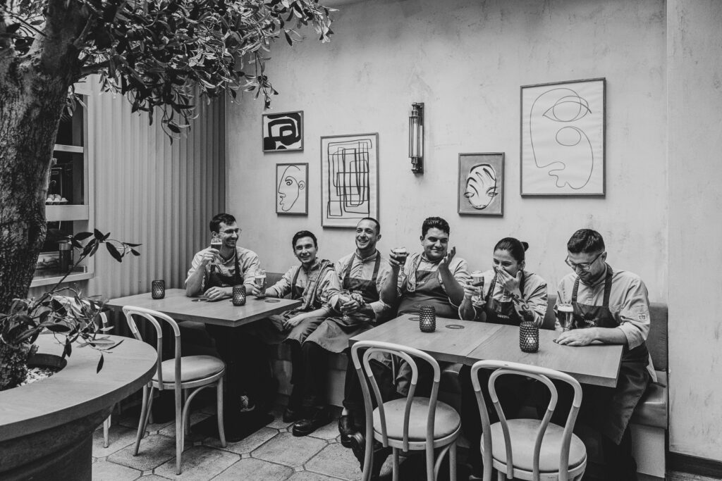 Professioneel en jong team bij Luster